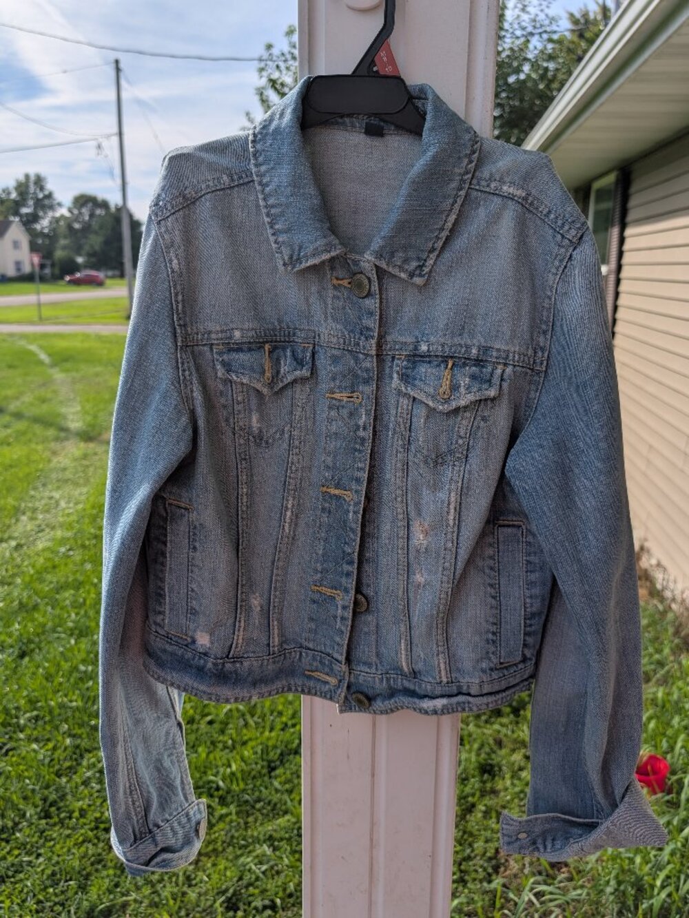 American Eagle Womens Distressed Denim Jacket Medium Blue Jean Trucker Coat M